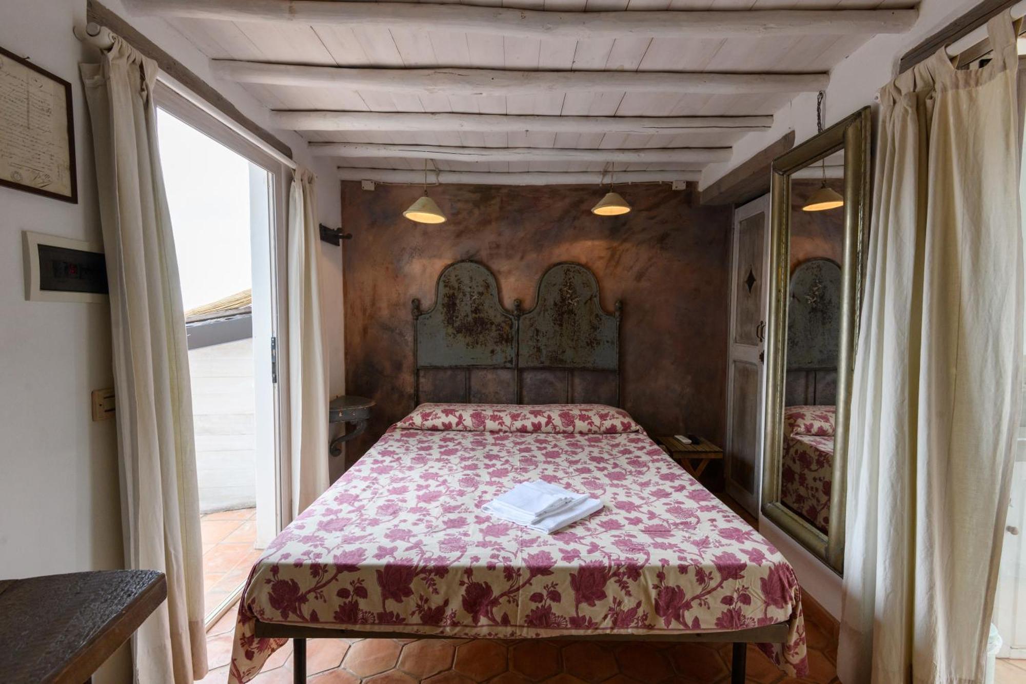 Soqquadro Art&Relax - Spotorno Apartamento Quarto foto