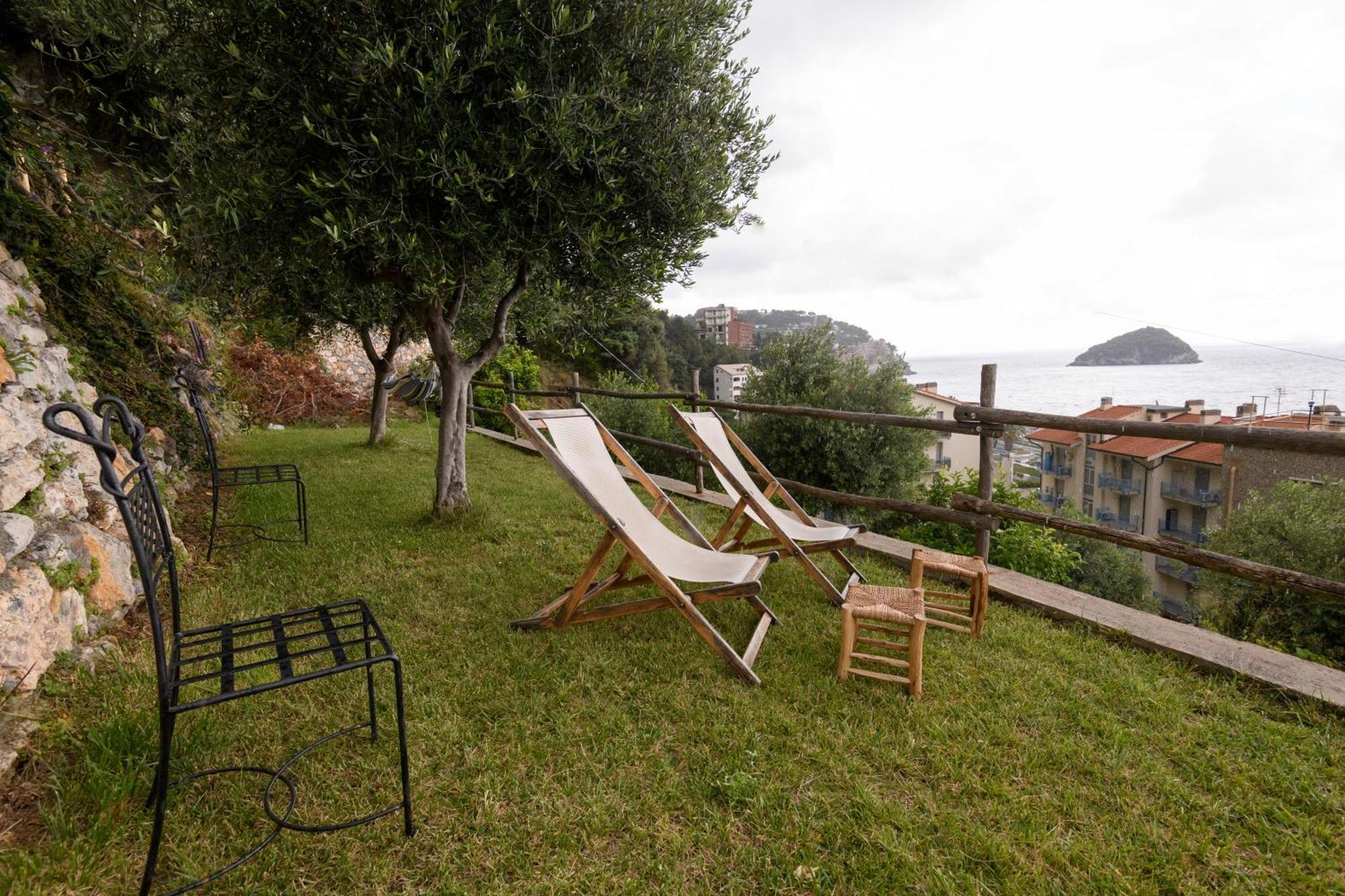 Soqquadro Art&Relax - Spotorno Apartamento Quarto foto